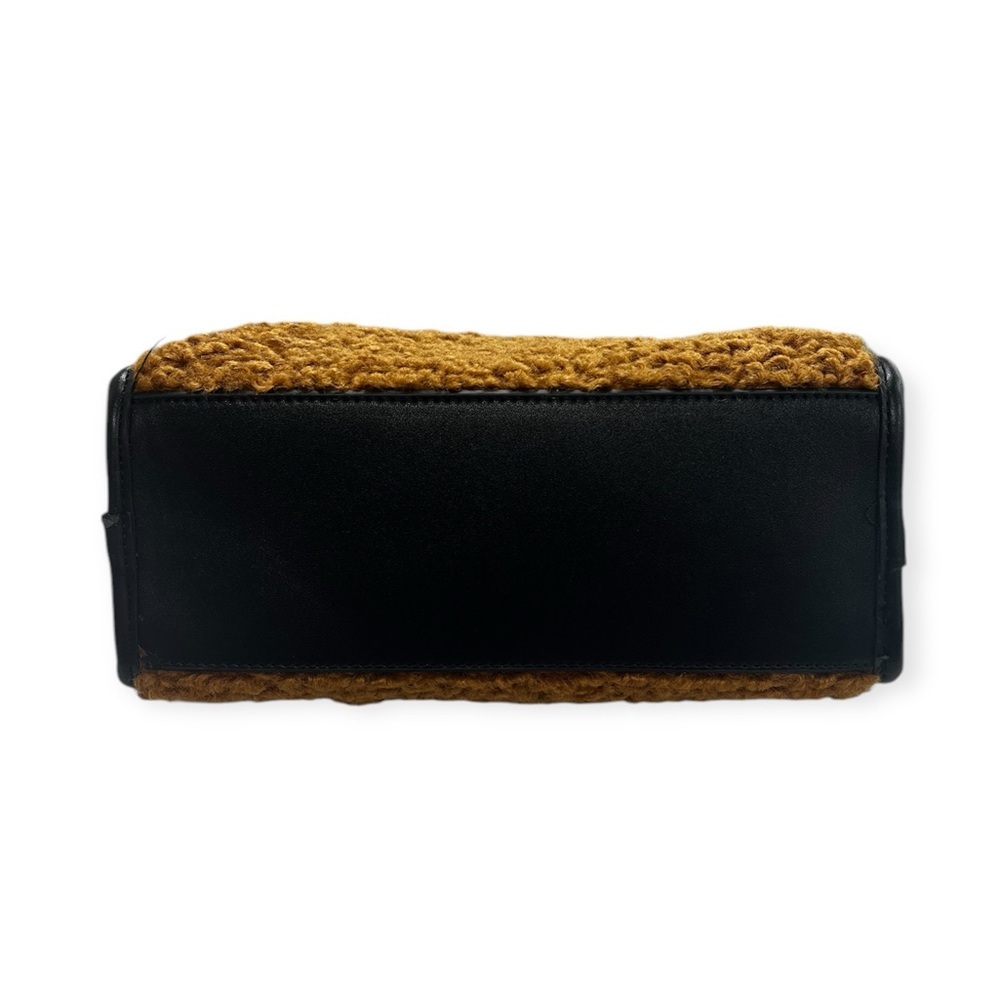 Urban Outfitters Sherpa Crossbody Bag - Picture 8 of 10